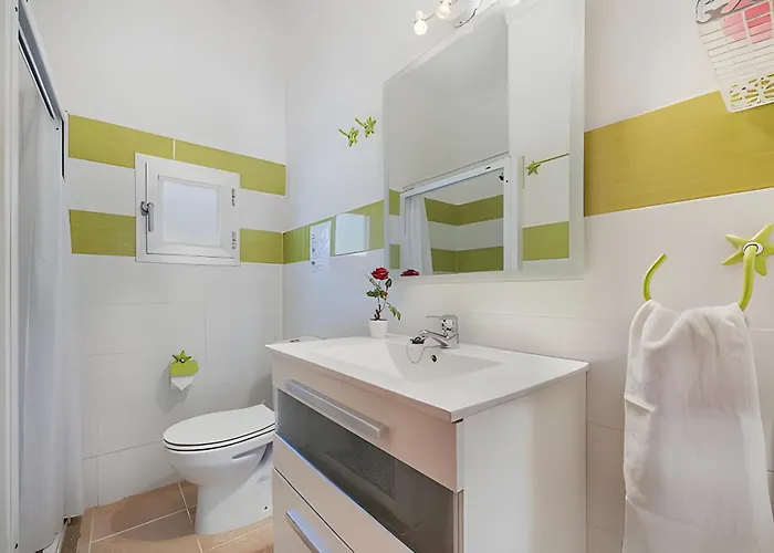 Toni فيلة بورت دي بوينسا